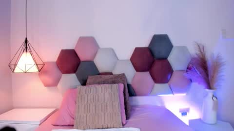 sophiacolliins online show from 09.11.25