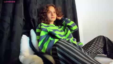 sophiamiller6 online show from 04.20.26