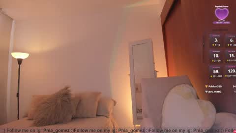 Snapshot of sophiaparker_ chatting on 04.23.26 online show from 04.23.26