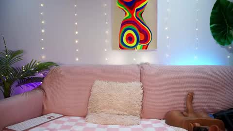 Snapshot of sophiasapphire98 chatting on 01.02.25 SophiaSapphire online show from 01.02.25