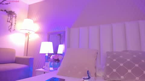 SophiaSmiths online show from 11.06.25