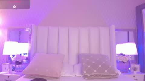 SophiaSmiths online show from 02.23.26