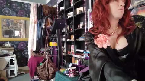 Snapshot of sophie198013 chatting on 05.21.26 Sophie Satin1980 online show from 05.21.26