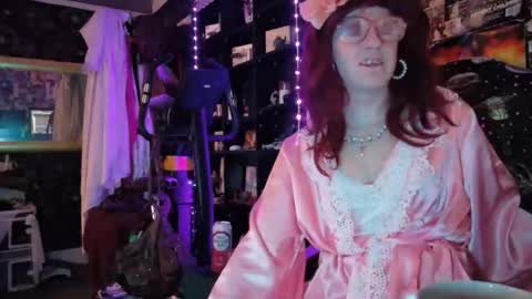 Snapshot of sophie198013 chatting on 05.23.26 Sophie Satin1980 online show from 05.23.26