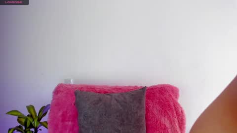 Snapshot of sophie_001 chatting on 12.18.24 Sophie online show from 12.18.24