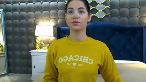 sophie__hill online show from 11.30.25