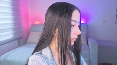 Snapshot of sophie_bbs chatting on 05.29.26 Sophie online show from 05.29.26
