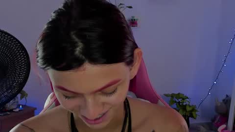 Snapshot of sophie_dolly_ chatting on 12.13.24 sophie doll online show from 12.13.24