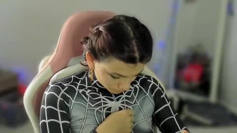 Snapshot of sophie_dolly_ chatting on 03.08.25 sophie doll online show from 03.08.25