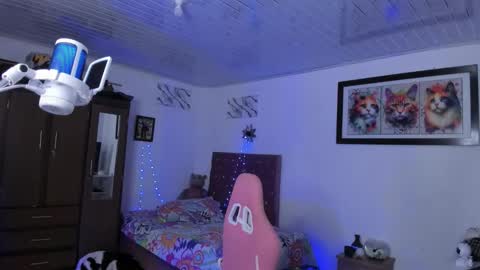 Snapshot of sophie_dolly_ chatting on 10.29.25 sophie doll online show from 10.29.25