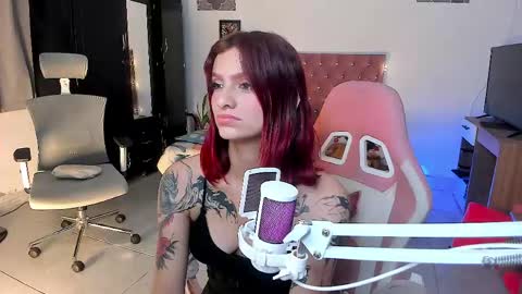 Snapshot of sophie_dolly_ chatting on 06.06.26 sophie doll online show from 06.06.26