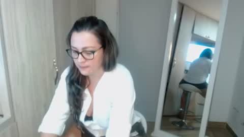 Snapshot of sophie_lopez1 chatting on 06.27.26 Sofa online show from 06.27.26