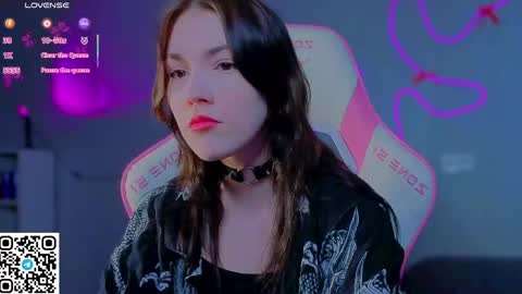 sophie_nomenal_ online show from 04.04.26