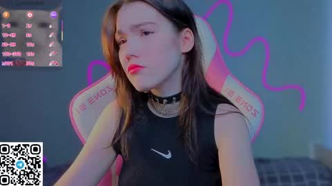 sophie_nomenal_ online show from 04.21.26