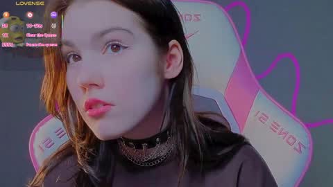 Snapshot of sophie_nomenal_ chatting on 05.12.26 sophie_nomenal_ online show from 05.12.26