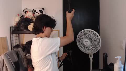 Snapshot of sophie_ross1 chatting on 09.15.25 sophie_ross1 online show from 09.15.25