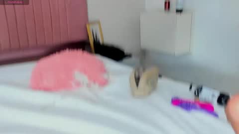 Snapshot of sophie_ross18 chatting on 04.14.26 Sophie online show from 04.14.26