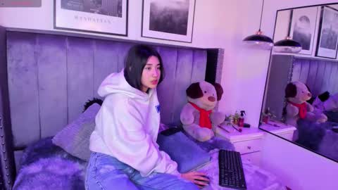 Snapshot of sophie_silverr chatting on 09.25.25 Sophie online show from 09.25.25