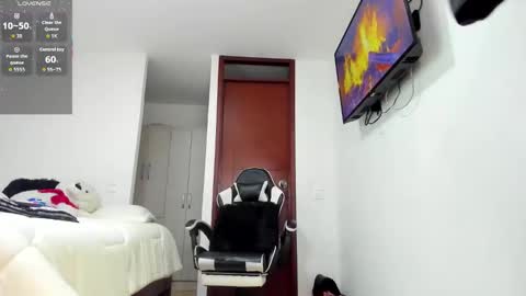 Snapshot of sophiebaker__ chatting on 09.11.25 sophiebaker__ online show from 09.11.25