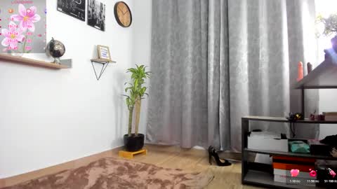 Snapshot of sophiebaker__ chatting on 11.11.25 sophiebaker__ online show from 11.11.25