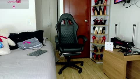 sophiebaker__ online show from 04.12.26