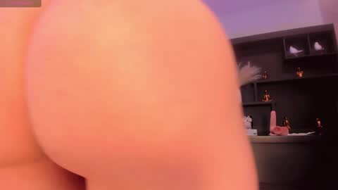 Snapshot of sophiebarnett_ chatting on 02.16.25 Sophie online show from 02.16.25