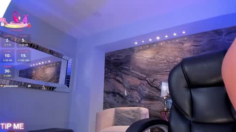 Snapshot of sophiebarnett_ chatting on 09.26.25 Sophie online show from 09.26.25