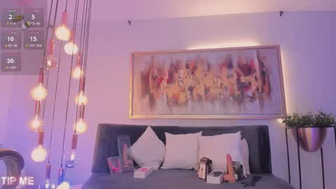 Snapshot of sophiebarnett_ chatting on 10.15.25 Sophie online show from 10.15.25