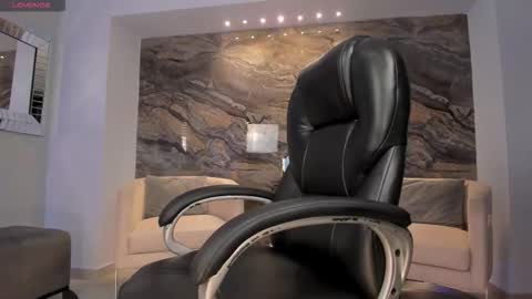 Snapshot of sophiebarnett_ chatting on 11.13.25 Sophie online show from 11.13.25