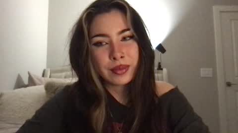 Sophie Belle online show from 11.19.25