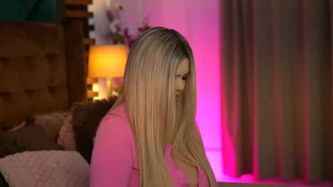 Sophie online show from 04.10.26