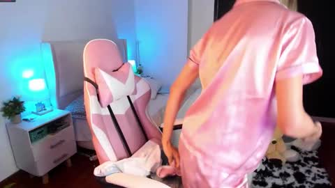    online show from 02.10.26