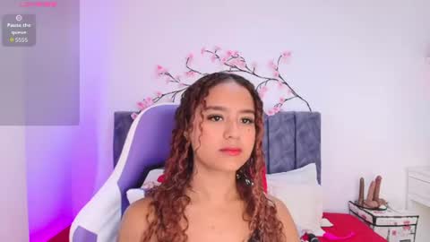Snapshot of sophiee_velvet chatting on 06.23.26 online show from 06.23.26