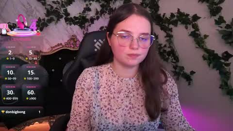 Snapshot of sophieedreams chatting on 10.11.25 sophieedreams online show from 10.11.25
