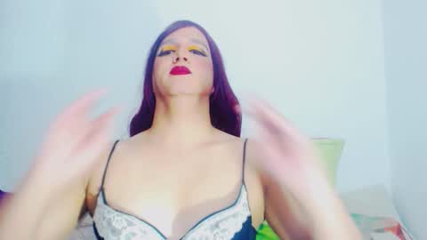 sophiehillsxo online show from 12.14.25