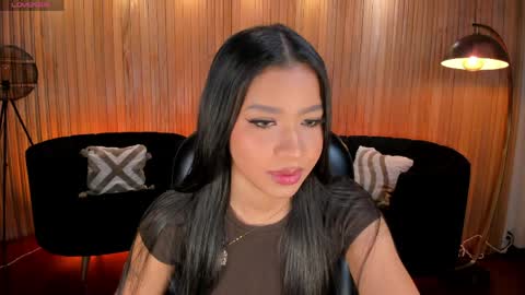 Sophie Houston online show from 04.08.26