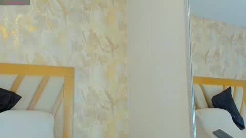 Sophie online show from 12.19.25