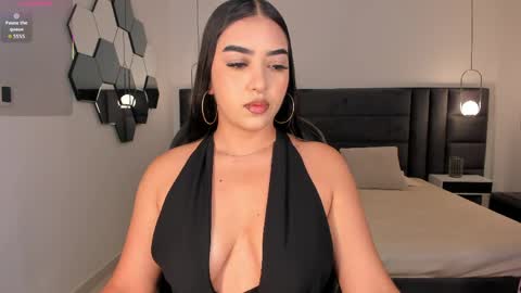 Snapshot of sophielanne chatting on 05.24.26 Sophie online show from 05.24.26