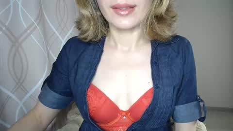 Sophiemisss online show from 11.04.25