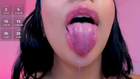 sophierooy online show from 11.14.25