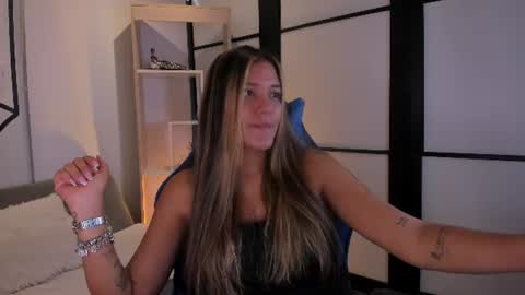 Snapshot of sophiewatson_ chatting on 07.03.26 sophiewatson_ online show from 07.03.26