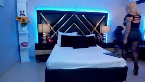 SophieWinslow online show from 02.28.25