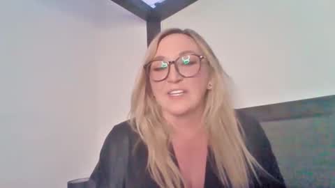 Sophie Taylor online show from 12.21.25