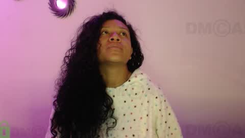 Snapshot of sophiia_dreams chatting on 12.16.25 Sophia this is not my real name online show from 12.16.25