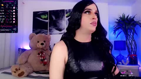 Sophie Sweet online show from 01.17.25