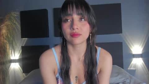 Snapshot of sophy_smilesweet chatting on 01.11.25 SOPHY ROGERS online show from 01.11.25