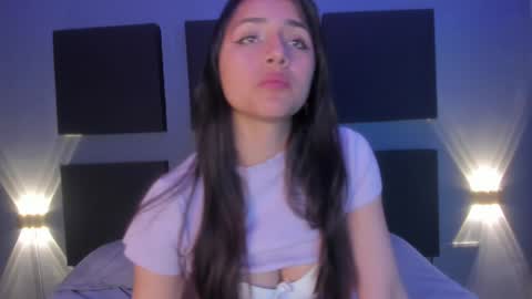 Snapshot of sophy_smilesweet chatting on 01.23.25 SOPHY ROGERS online show from 01.23.25