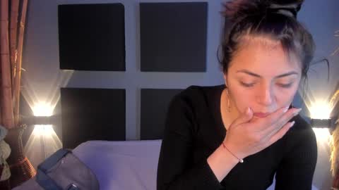 Snapshot of sophy_smilesweet chatting on 02.08.25 SOPHY ROGERS online show from 02.08.25