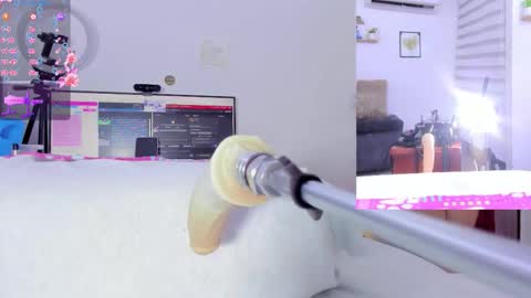 Snapshot of soraya_davis_ chatting on 11.02.25 Soraya online show from 11.02.25