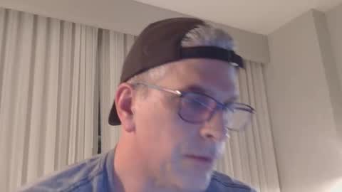 Snapshot of sorinil chatting on 04.15.26 sorinil online show from 04.15.26